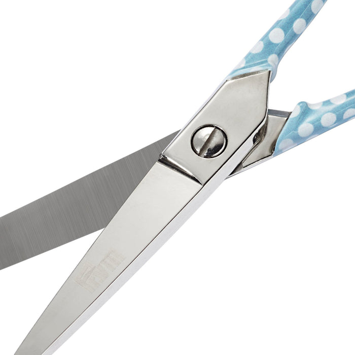 Close up of Prym dressmaking scissors