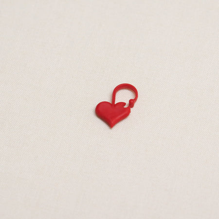 addiLove heart shaped stitch marker